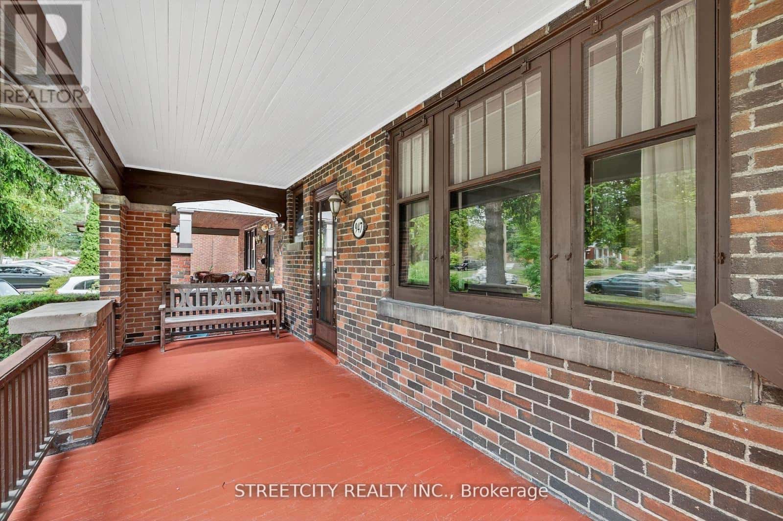 947 MAITLAND STREET — London East (East B), Ontario - Photo 4 of 45