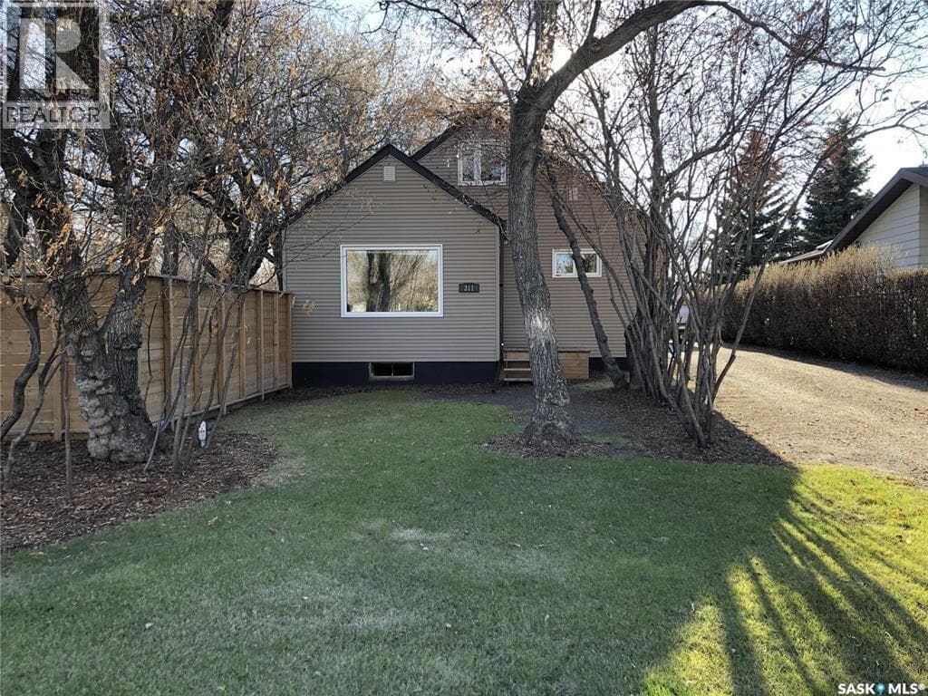 311 7th STREET E — Wynyard, Saskatchewan - Main photo