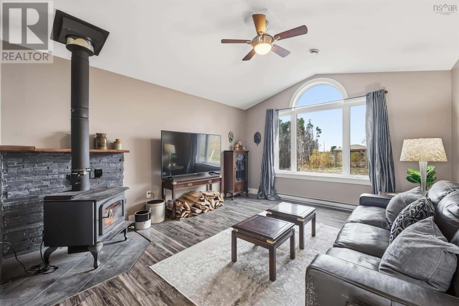 281 Heselton Drive — Ostrea Lake, Nova Scotia - Photo 4 of 29