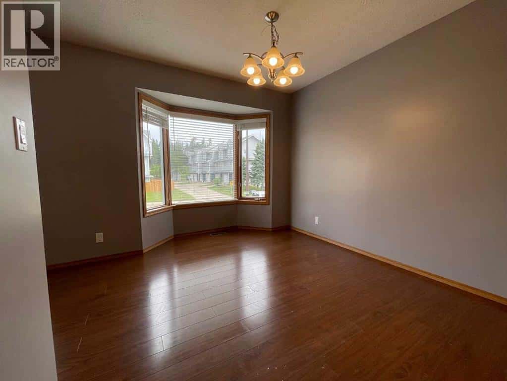 107 Assiniboine Drive — Swan Hills, Alberta - Photo 5 of 36