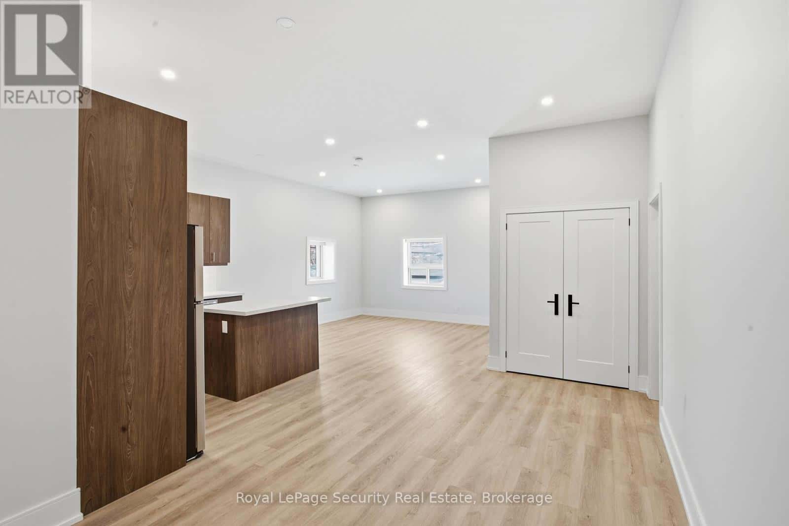 B - 185 MAIN STREET — King (Schomberg), Ontario - Photo 4 of 25