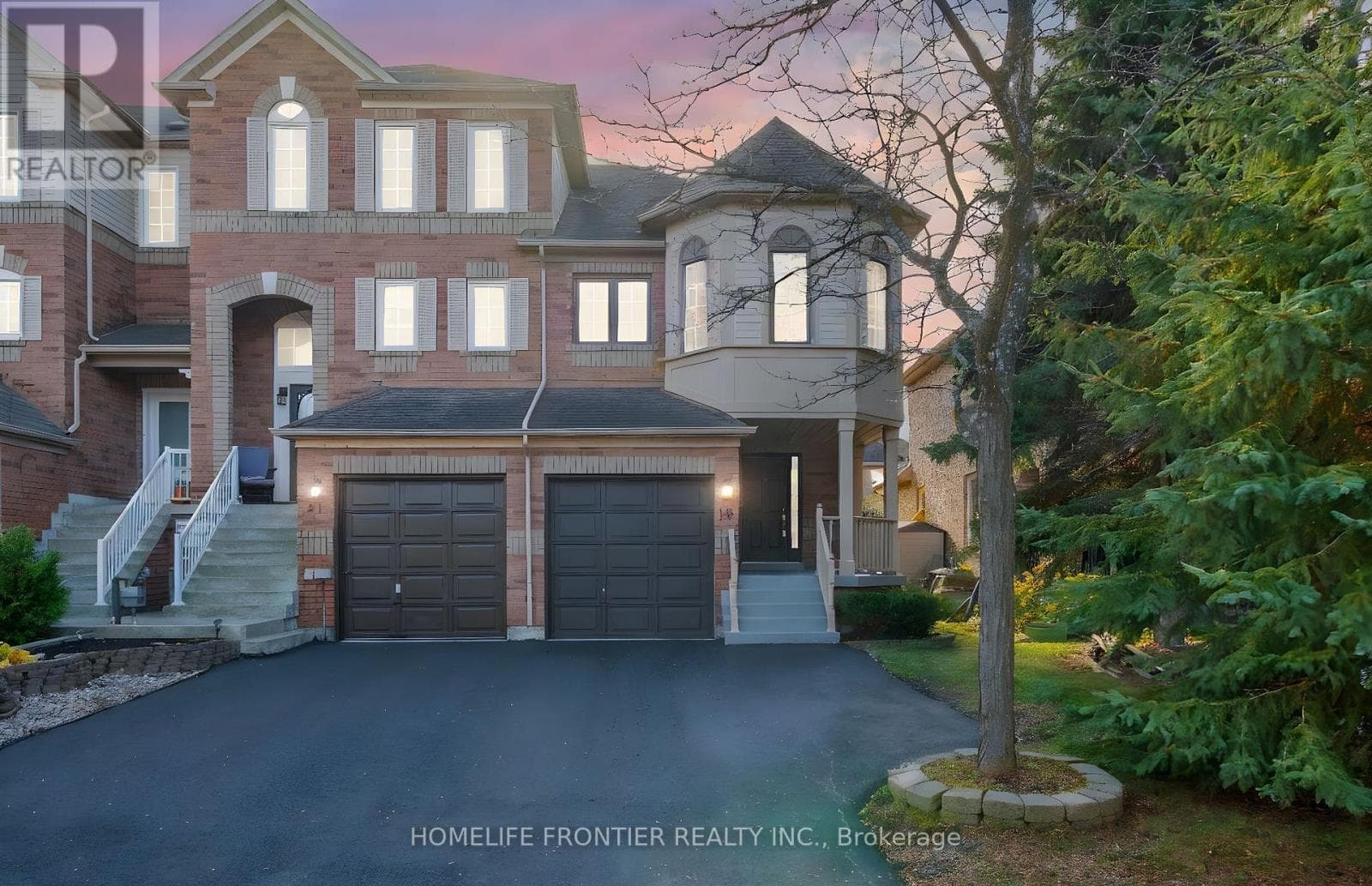 19 BOWLER STREET — Aurora (Bayview Wellington), Ontario - Main photo