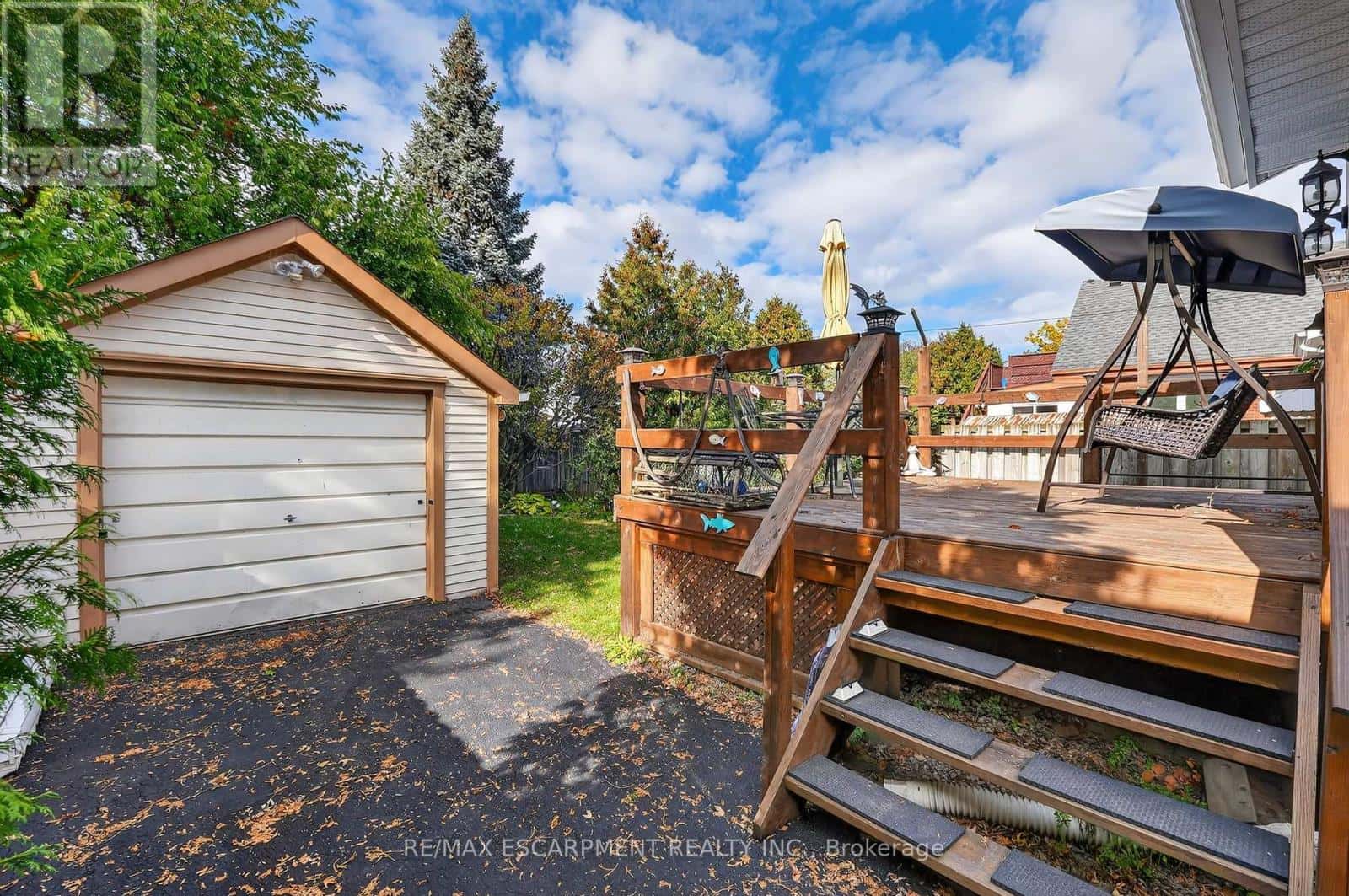 46 WEIR STREET S — Hamilton (Bartonville), Ontario - Photo 2 of 30