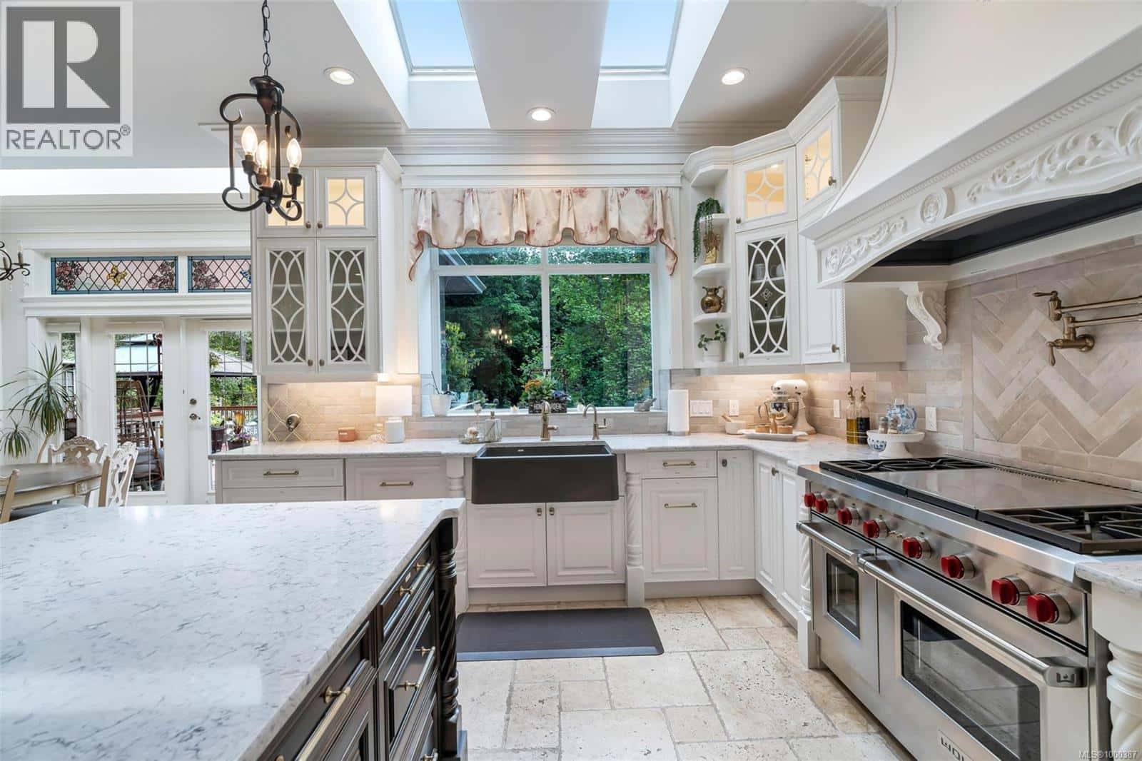 3250 Cobble Hill Rd — Cobble Hill, British Columbia - Photo 2 of 96