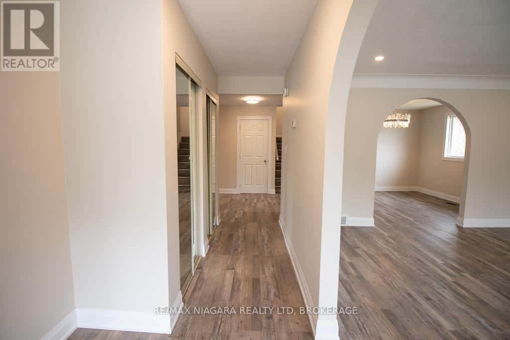 MAIN - 510 QUEEN VICTORIA DRIVE — Hamilton (Quinndale), Ontario - Photo 2 of 18