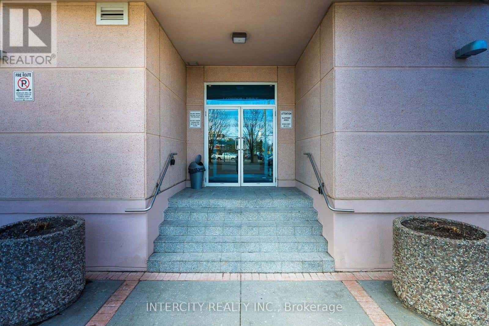 607 - 1 CORDOBA DRIVE — Vaughan (Lakeview Estates), Ontario - Photo 4 of 28