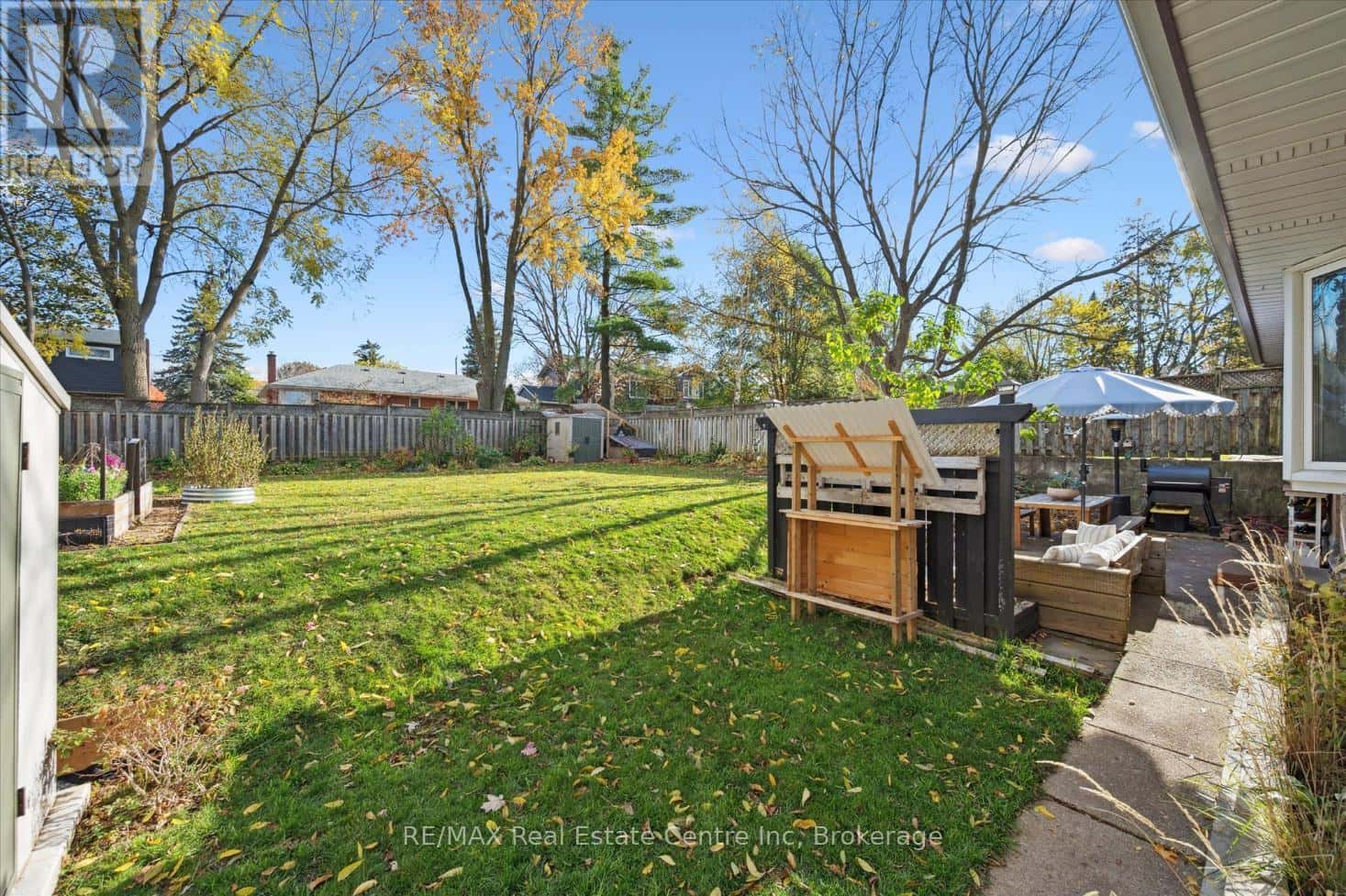 19 CADILLAC DRIVE — Guelph (St. George's), Ontario - Photo 2 of 21