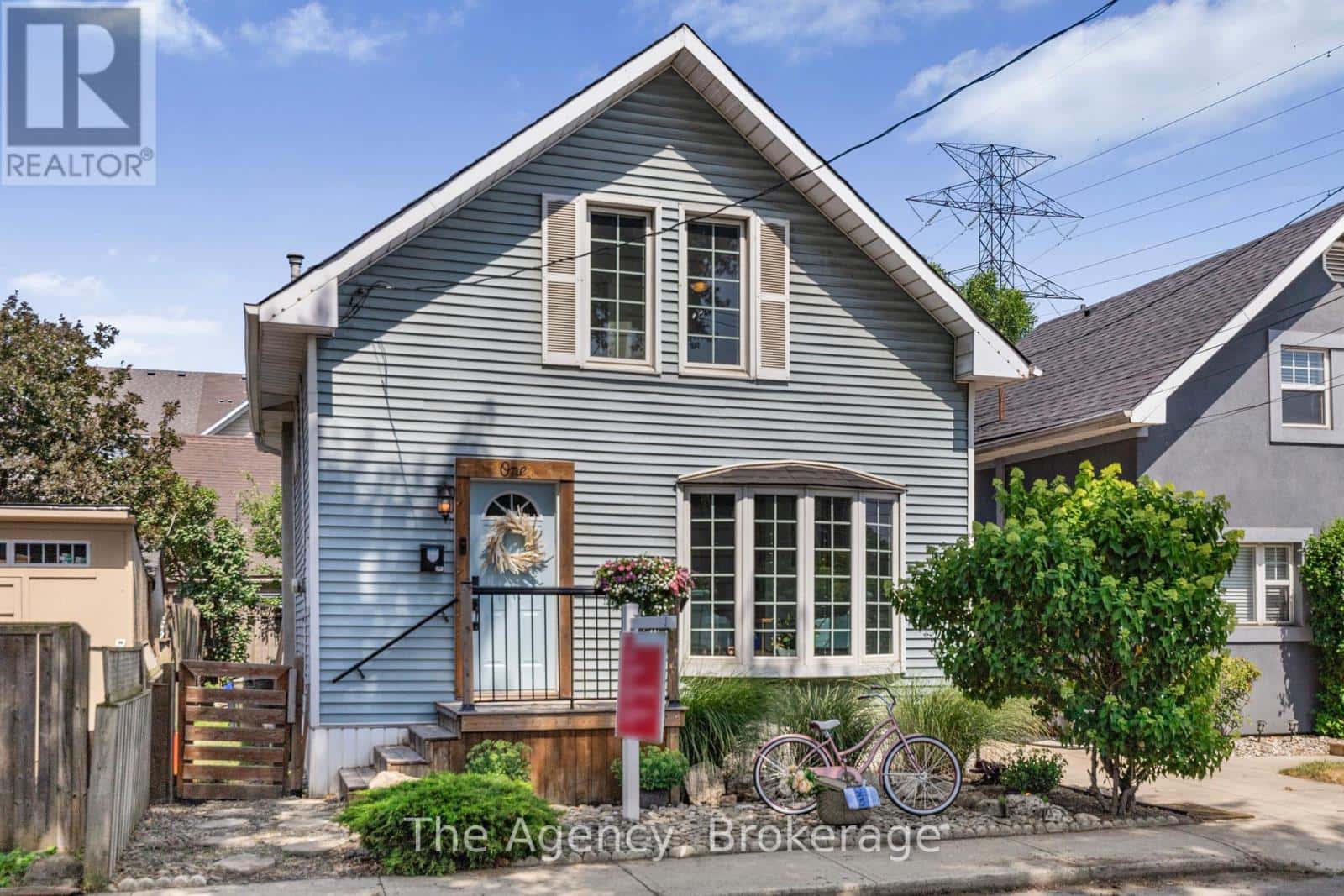 1 MAREVE AVENUE — Hamilton (Hamilton Beach), Ontario - Photo 3 of 37