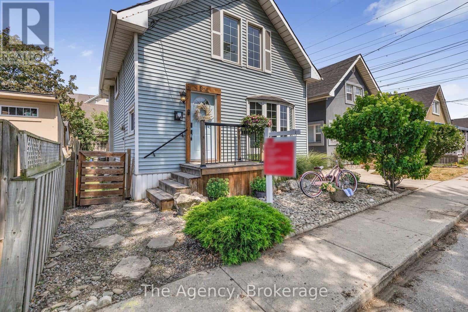 1 MAREVE AVENUE — Hamilton (Hamilton Beach), Ontario - Photo 4 of 37