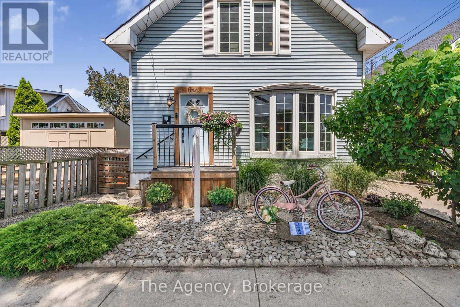 1 MAREVE AVENUE — Hamilton (Hamilton Beach), Ontario - Photo 5 of 37