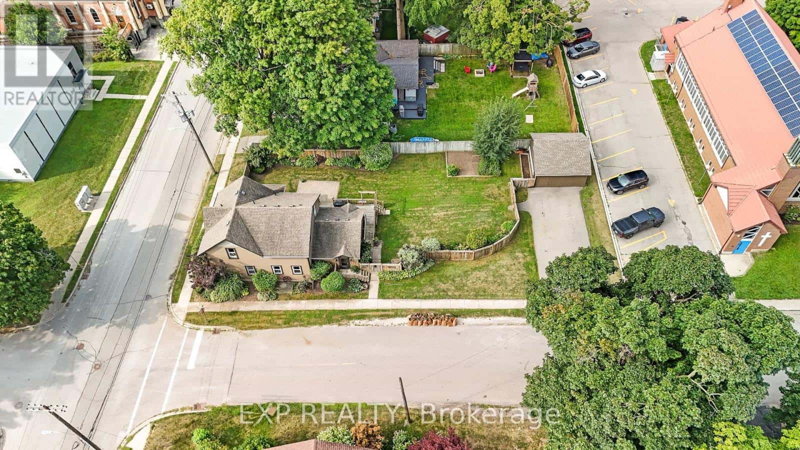 20 ELGIN STREET S — Halton Hills (AC Acton), Ontario - Photo 3 of 47