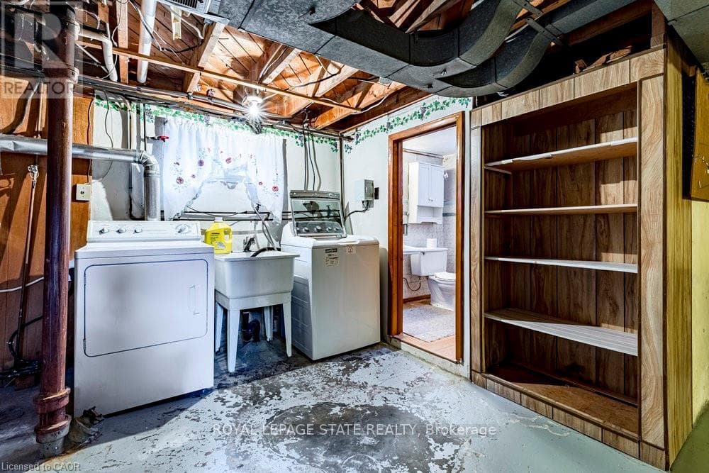 8 SYLVIA CRESCENT — Hamilton (Rosedale), Ontario - Main photo