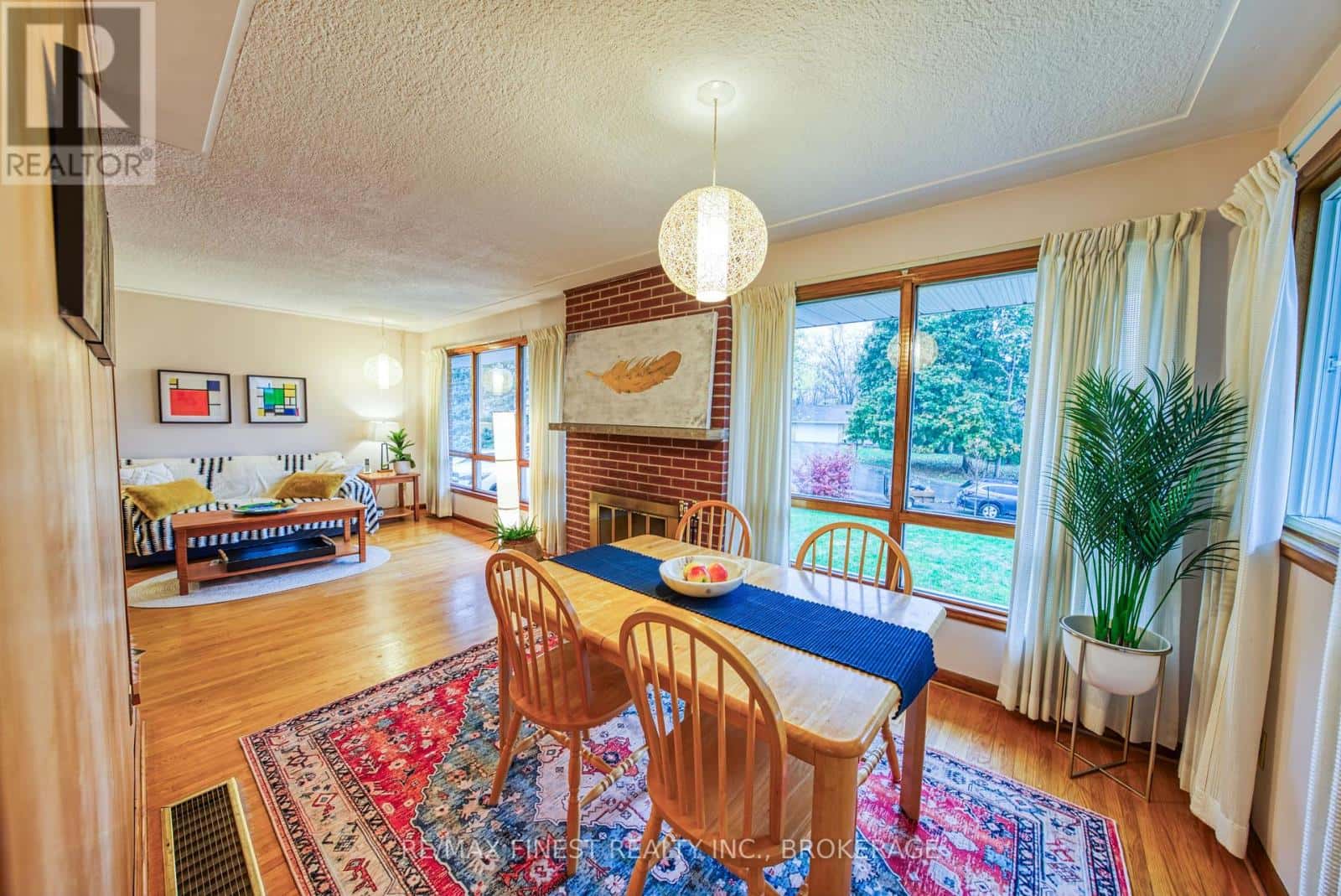 31 FLORENCE STREET — Kingston (West of Sir John A. Blvd), Ontario - Photo 2 of 37