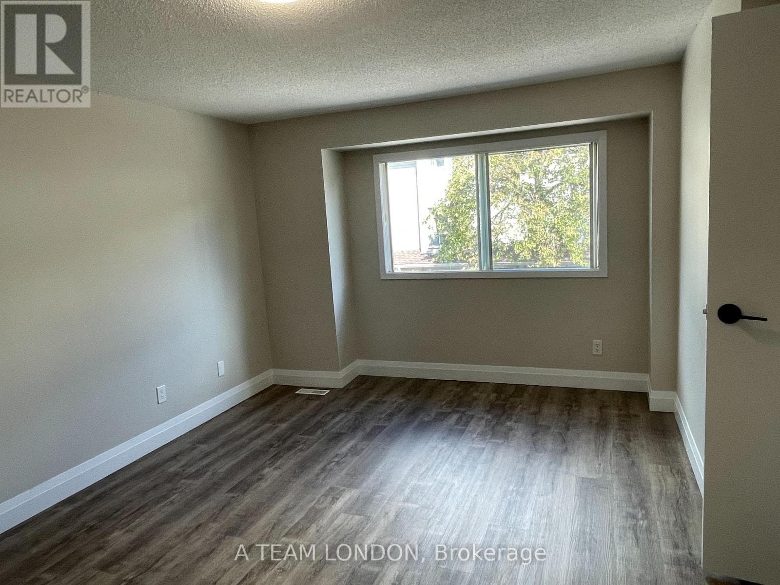 39 - 35 WATERMAN AVENUE — London South (South R), Ontario - Main photo