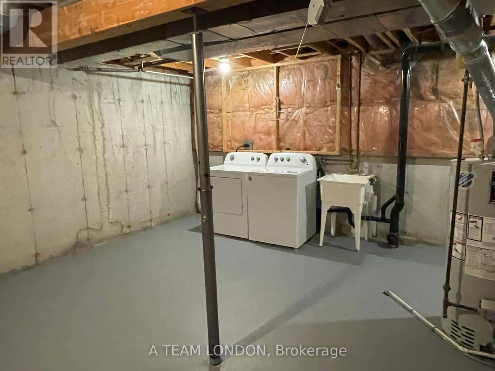 39 - 35 WATERMAN AVENUE — London South (South R), Ontario - Photo 3 of 26