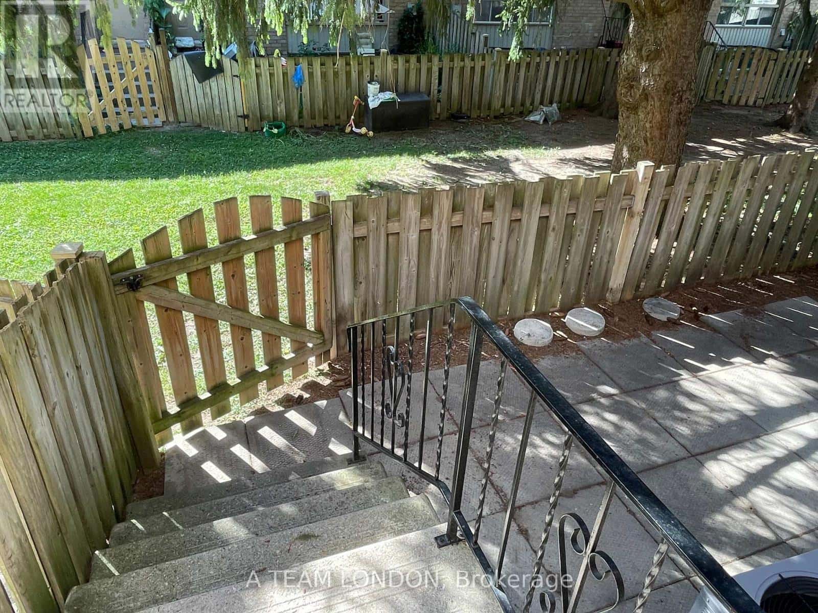 39 - 35 WATERMAN AVENUE — London South (South R), Ontario - Photo 5 of 26