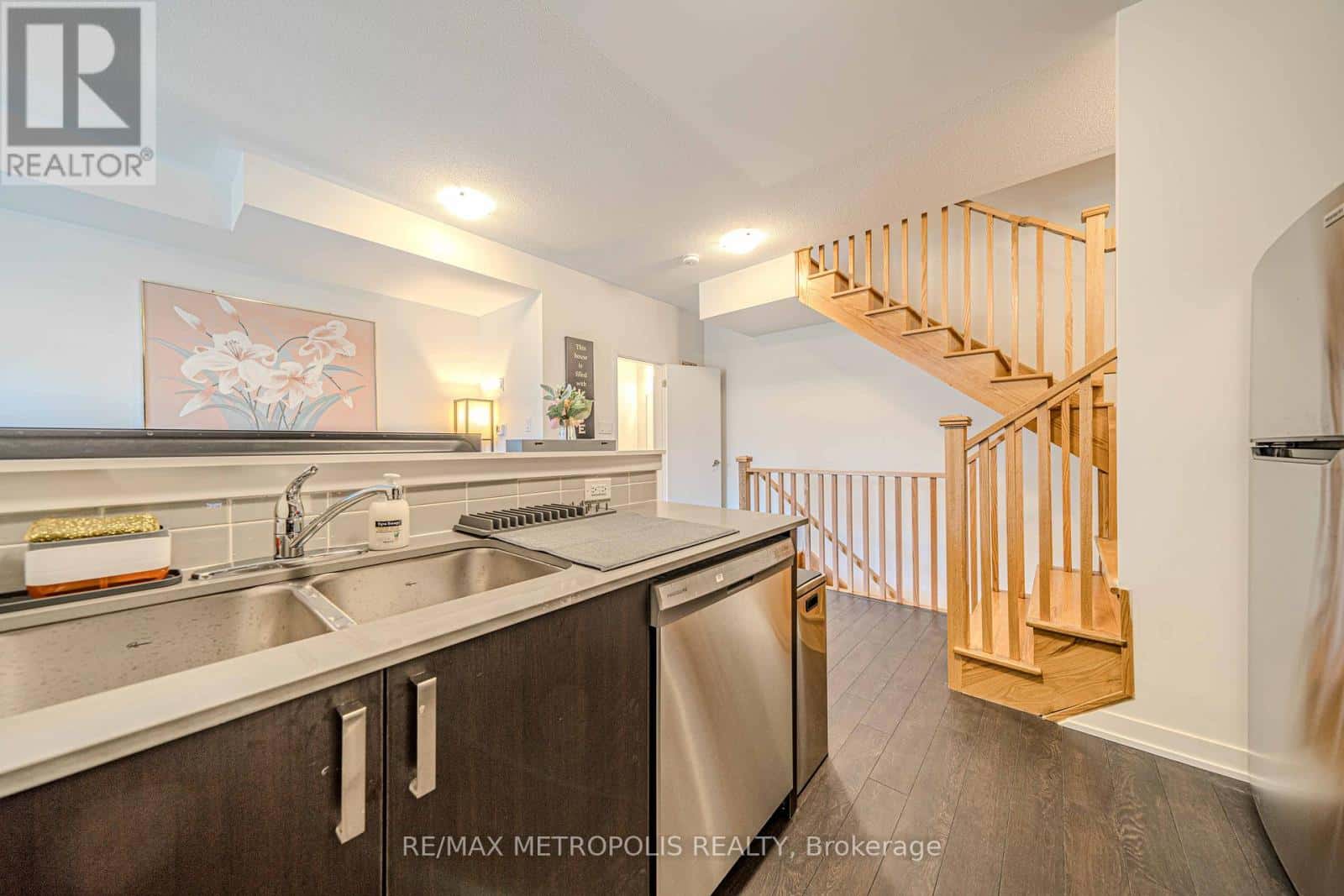 1865 Pickering Parkway 606