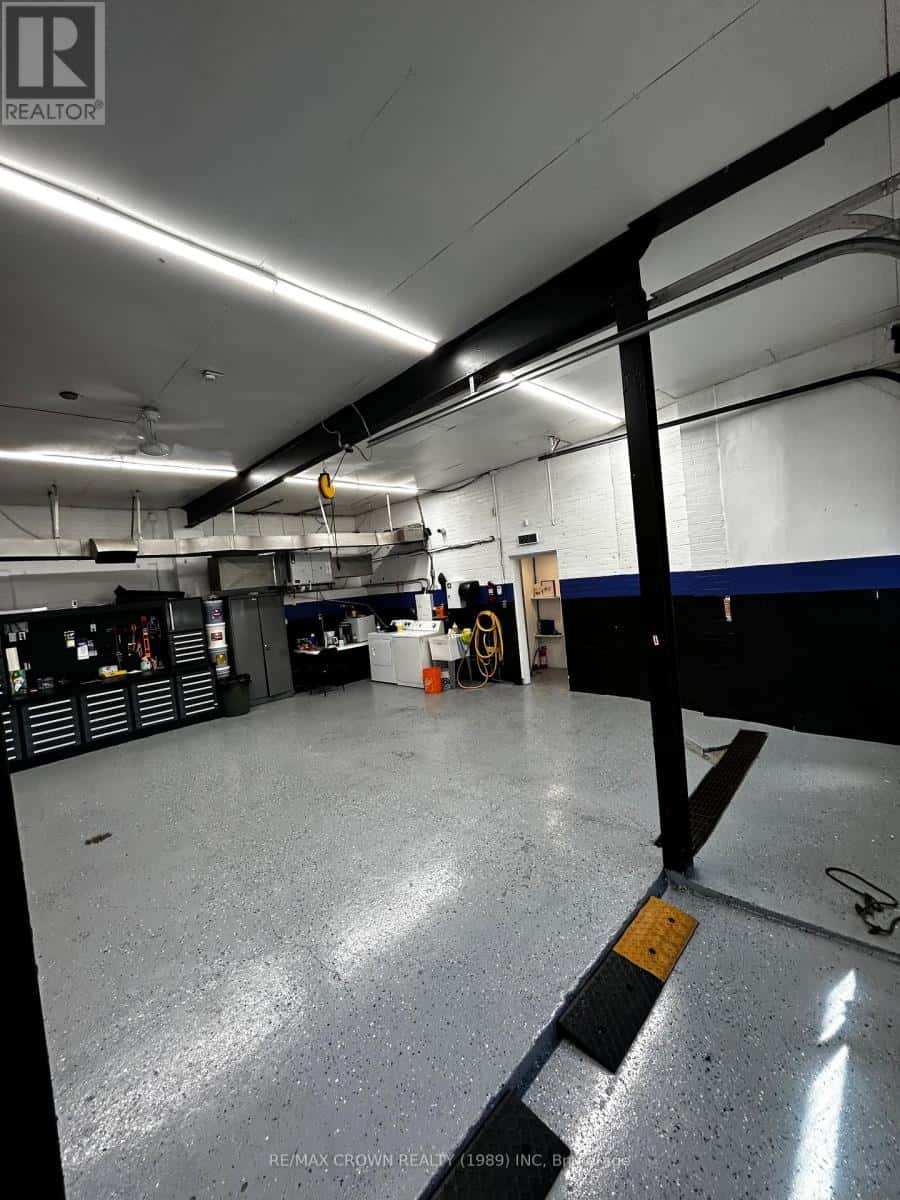 294 MAIN STREET — North Bay (Central), Ontario - Photo 4 of 8