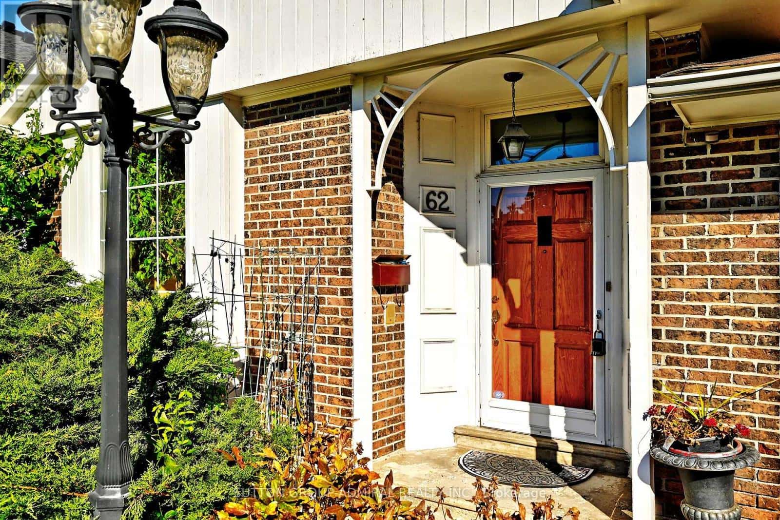 62 APRICOT STREET — Markham (Bayview Glen), Ontario - Photo 5 of 28