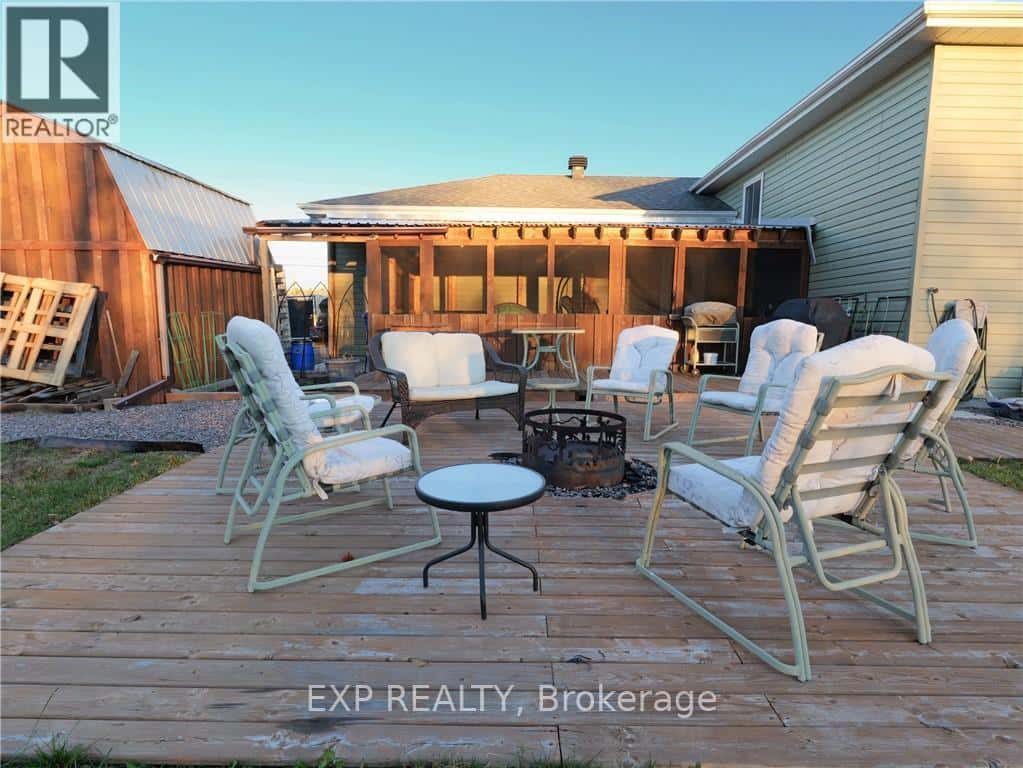 17 BALSAM COURT — West Nipissing (Sturgeon Falls), Ontario - Photo 3 of 42