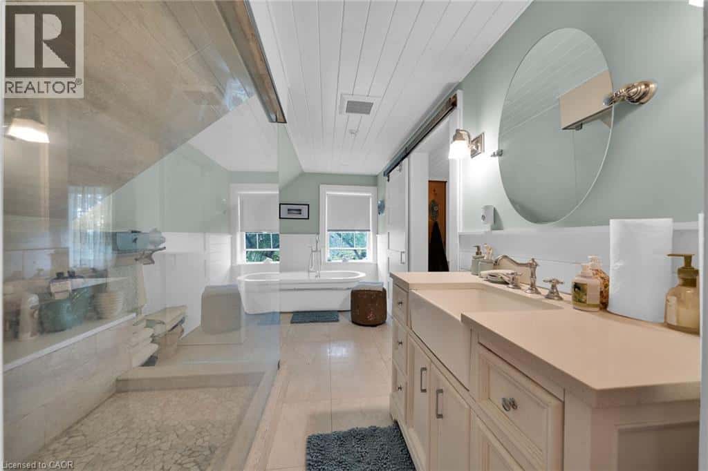 655 TOWNLINE Road W — Cayuga, Ontario - Photo 5 of 44