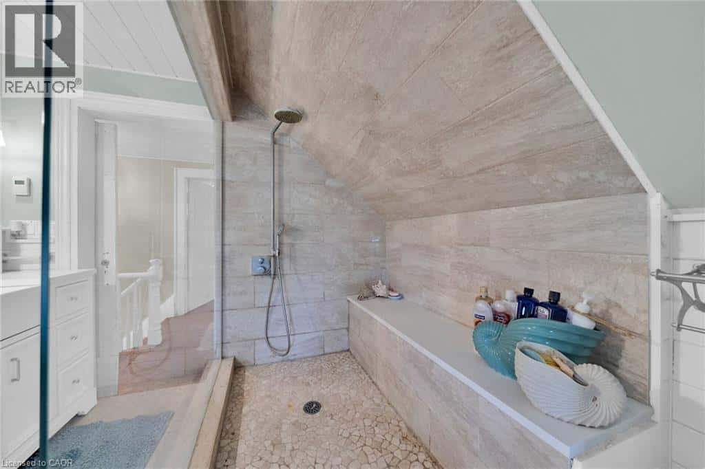 655 TOWNLINE Road W — Cayuga, Ontario - Photo 4 of 44