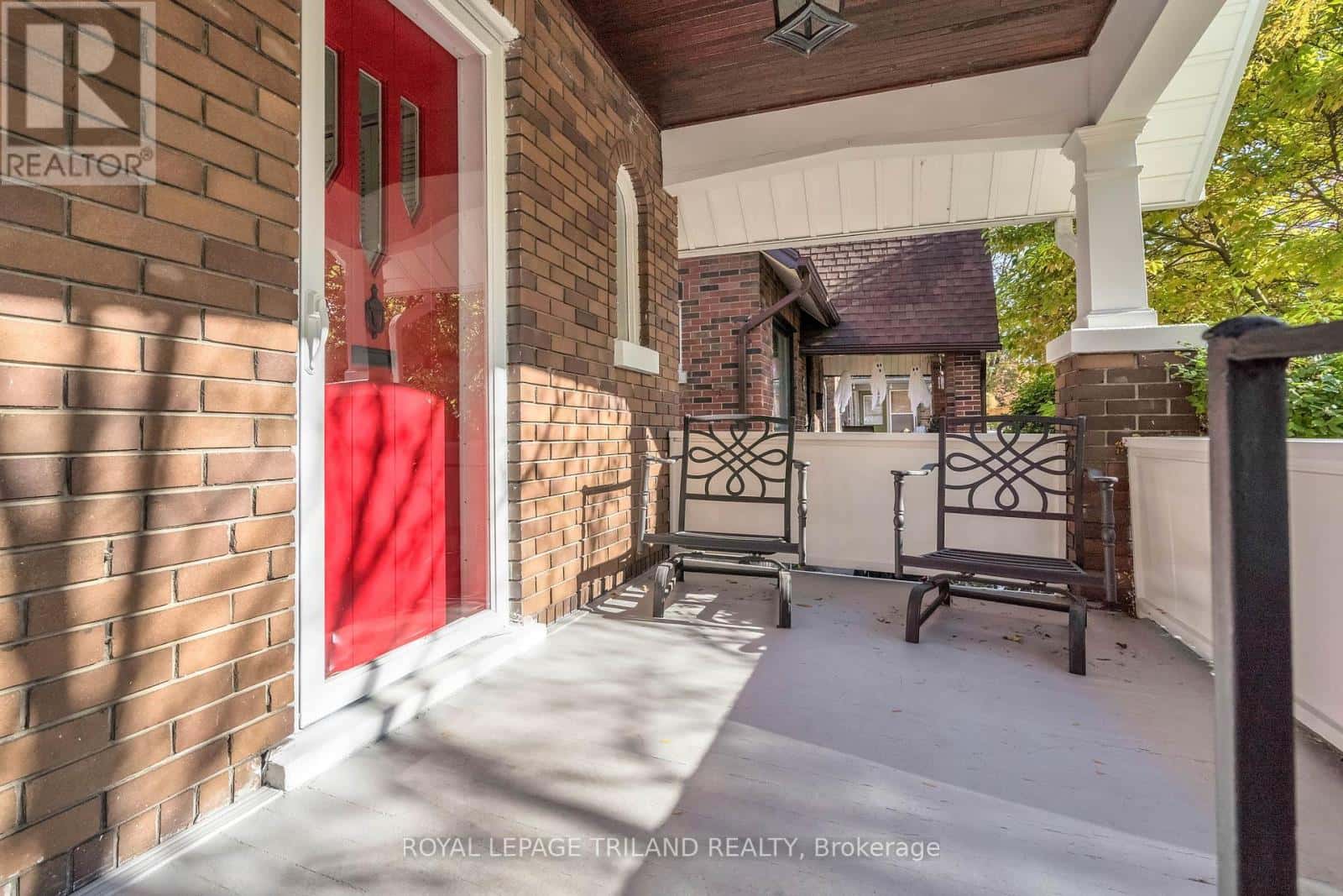 418 CHEAPSIDE STREET — London East (East B), Ontario - Photo 4 of 48