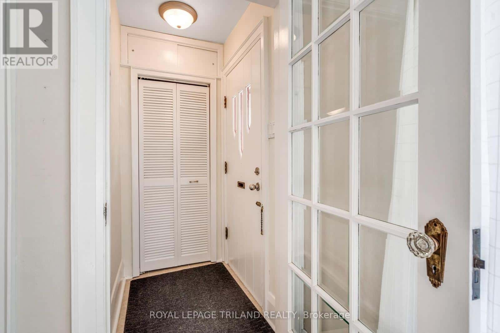 418 CHEAPSIDE STREET — London East (East B), Ontario - Photo 5 of 48