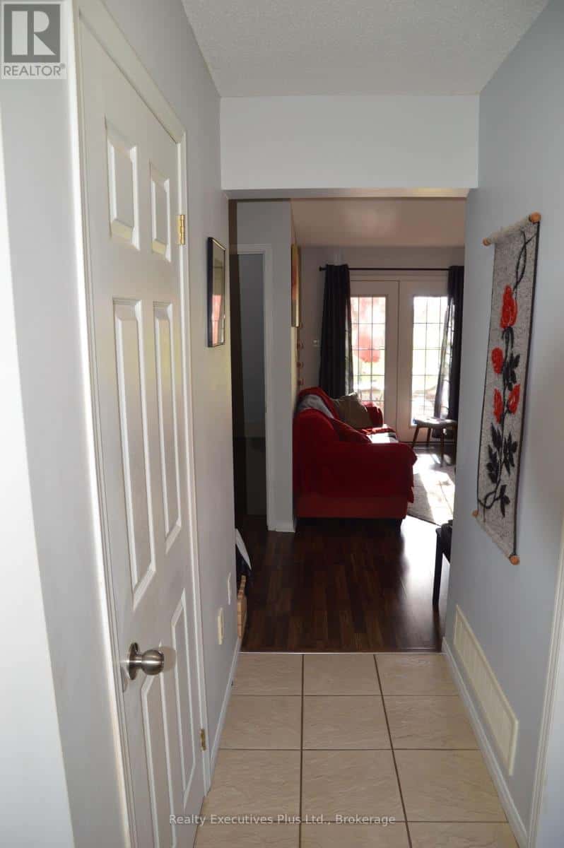 42 - 4200 KILMER DRIVE W — Burlington (Tansley), Ontario - Photo 4 of 48