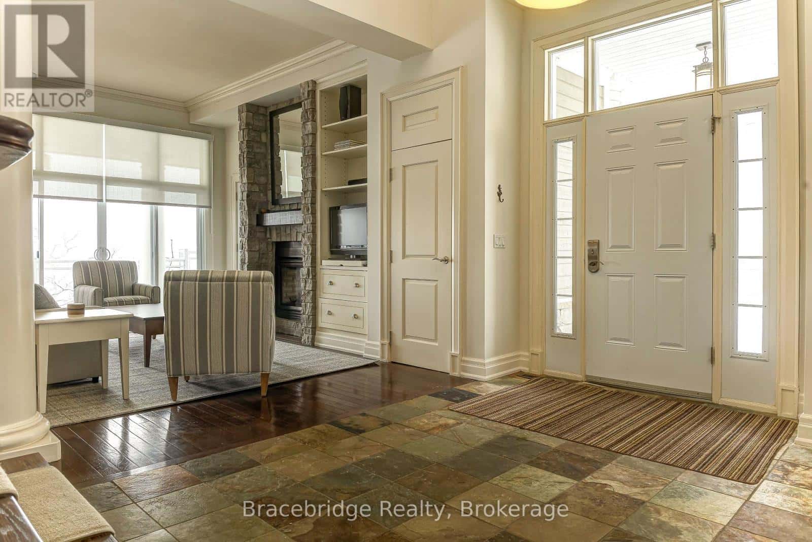 1869 MUSKOKA RD 118 W HIGHWAY — Muskoka Lakes (Monck (Muskoka Lakes)), Ontario - Photo 3 of 40