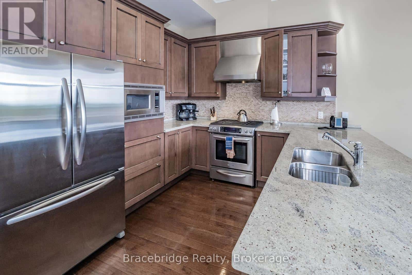 1869 Muskoka Rd 118 W Highway