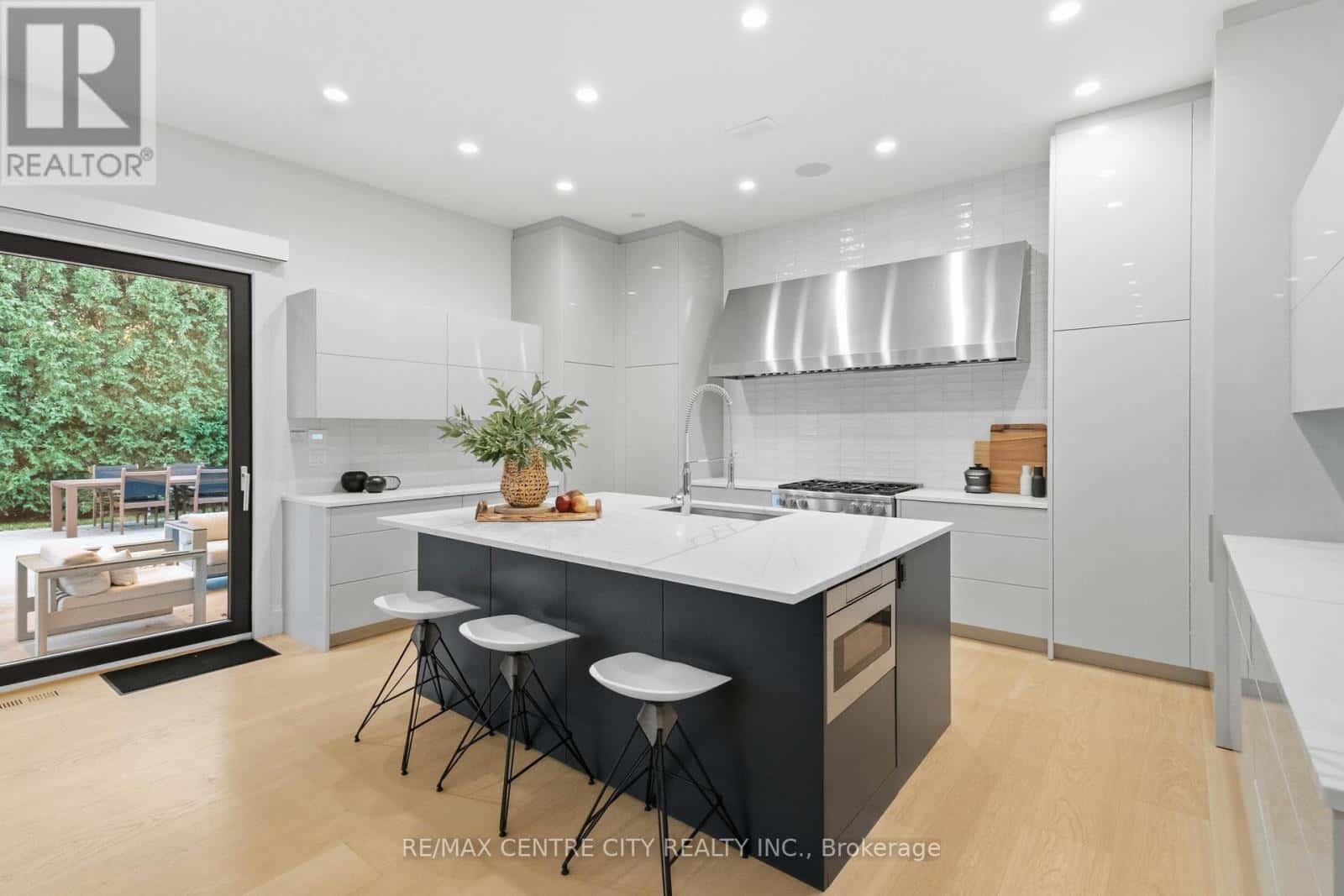 3 - 1452 BYRON BASELINE ROAD — London South (South K), Ontario - Photo 4 of 50