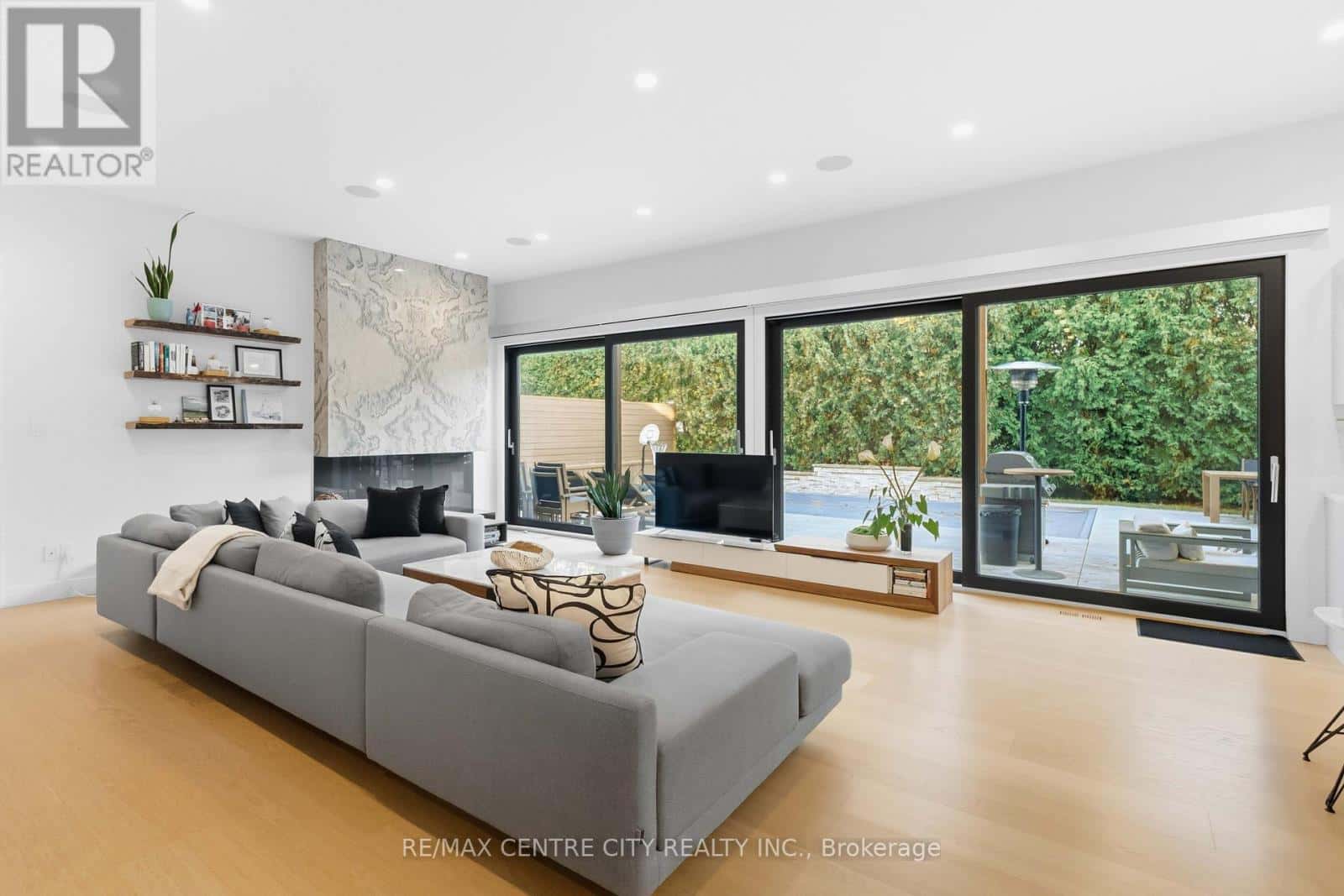 3 - 1452 BYRON BASELINE ROAD — London South (South K), Ontario - Photo 3 of 50