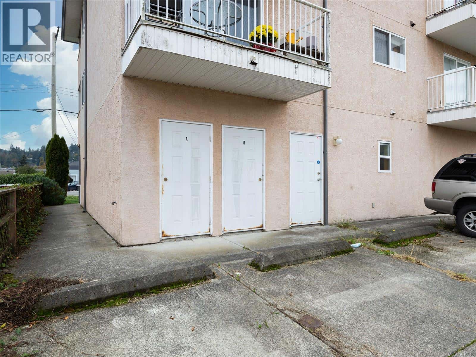 1 1587 Joan Ave — Crofton, British Columbia - Photo 3 of 26