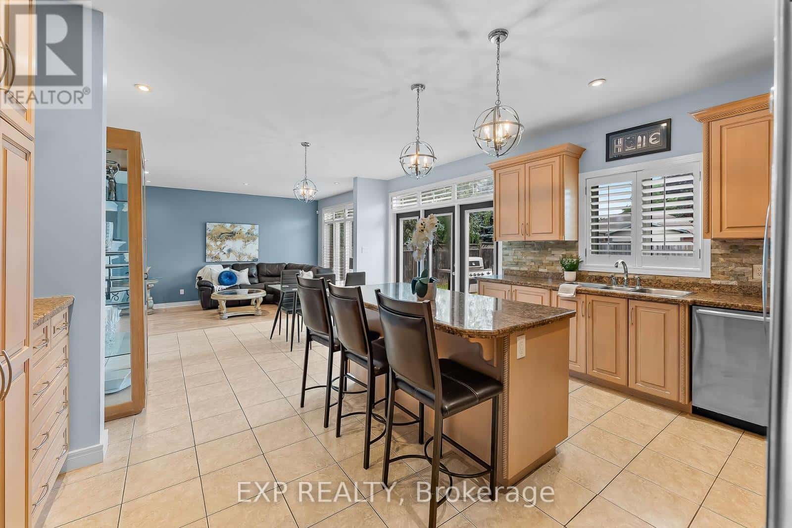 7847 CATHEDRAL DRIVE — Niagara Falls (Mt. Carmel), Ontario - Photo 2 of 48