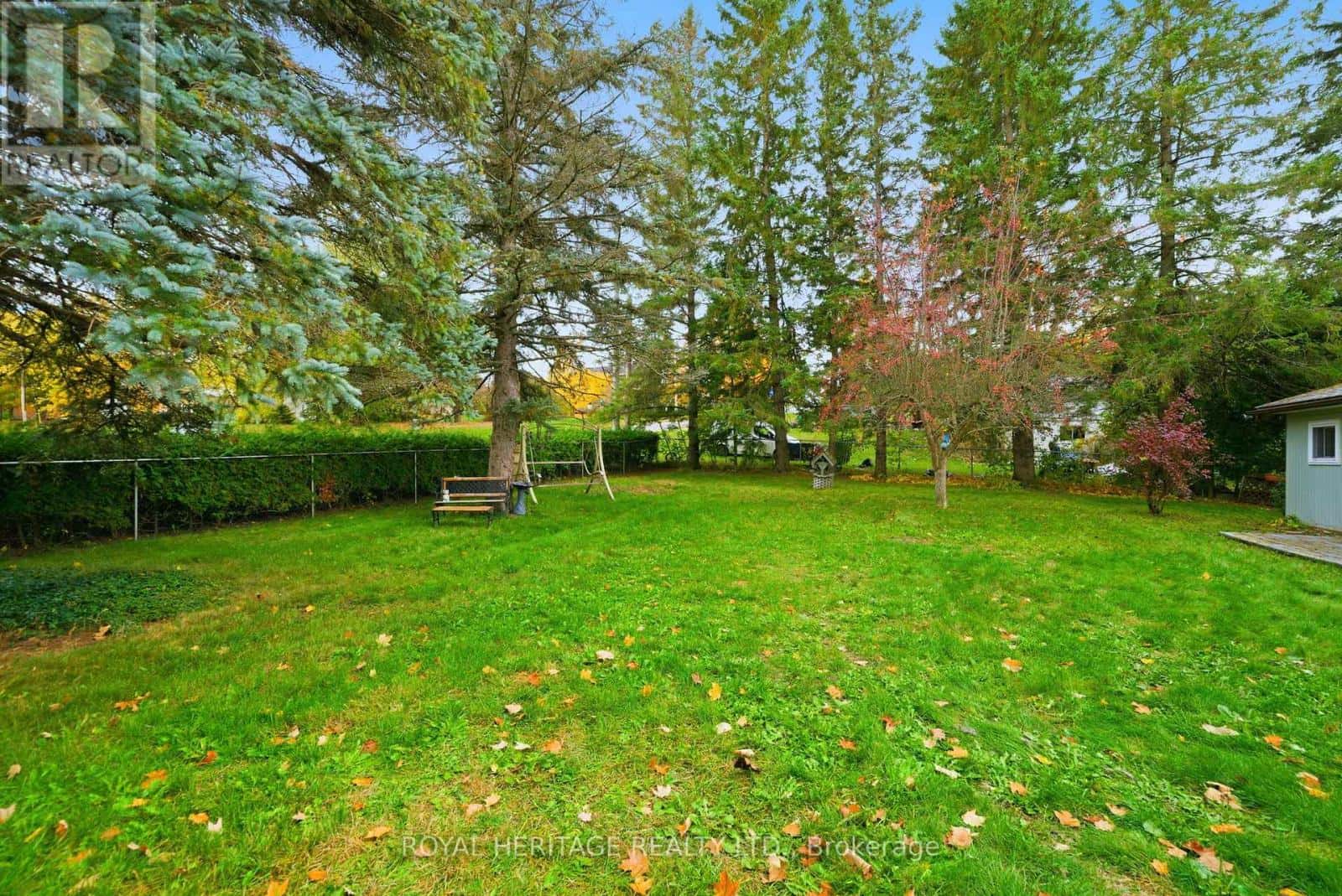 105 GLENGARRY ROAD — Kawartha Lakes (Manvers), Ontario - Photo 4 of 44