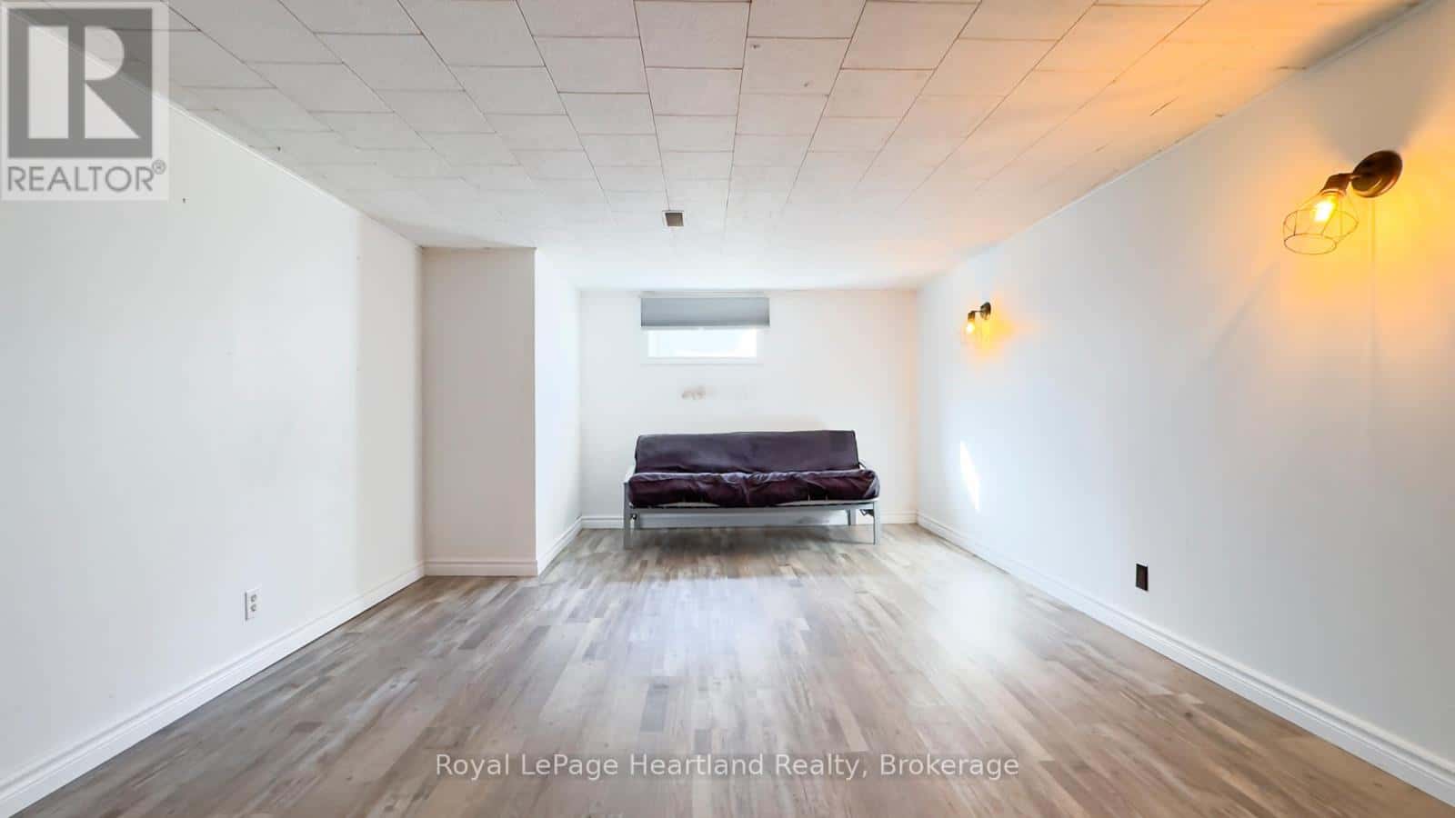 447 SHUTER STREET — North Huron (Wingham), Ontario - Photo 4 of 42