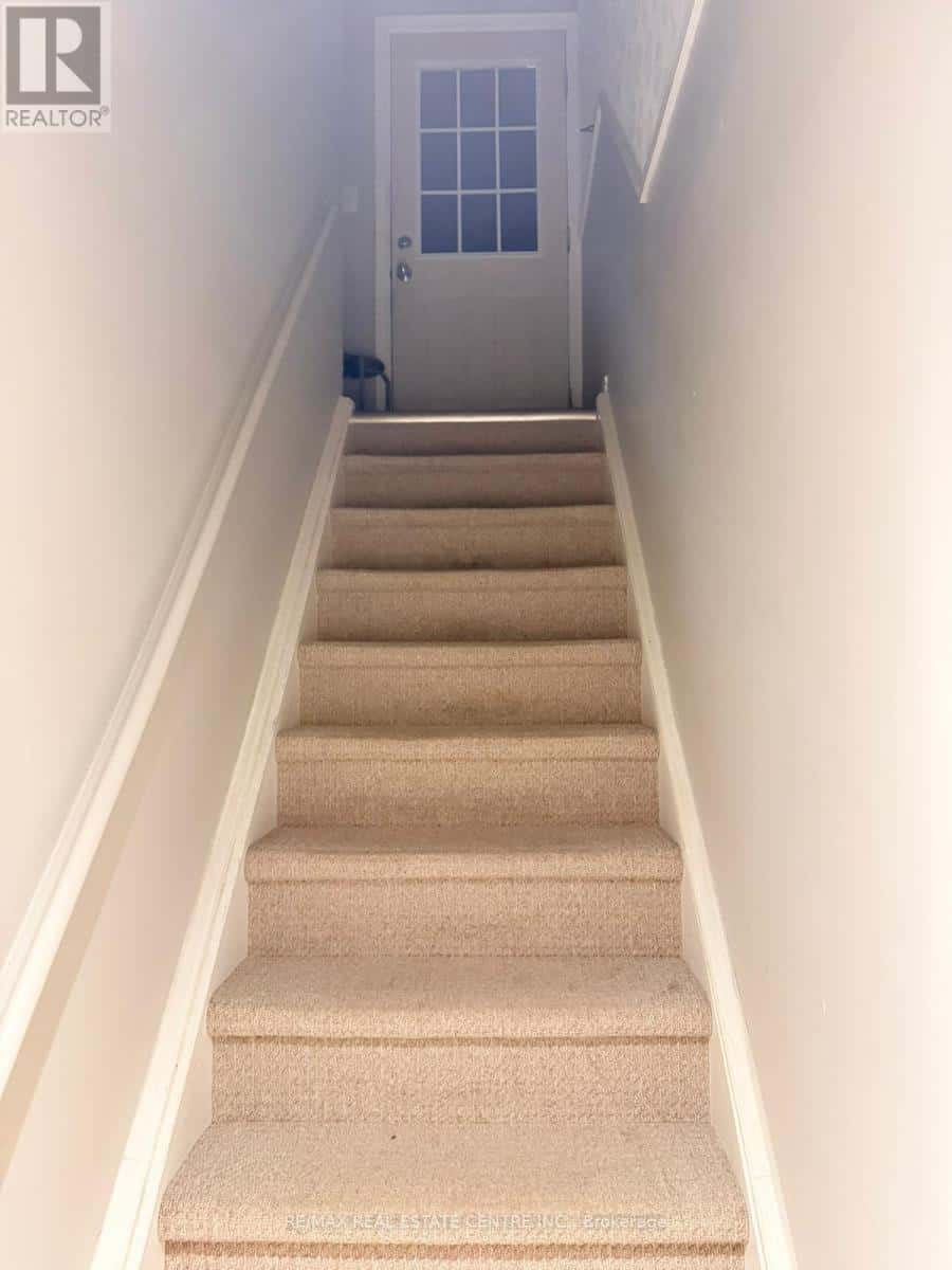 BSMT. - 532 WOODWARD AVENUE — Milton (DP Dorset Park), Ontario - Photo 2 of 11