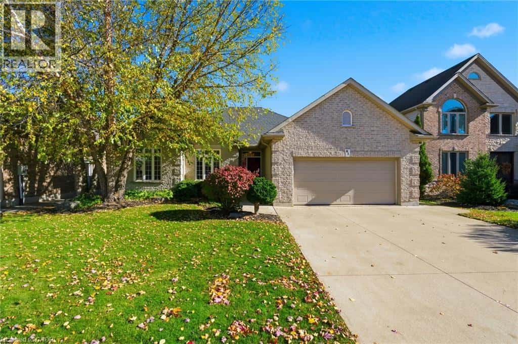 81 TIMBER CREEK Crescent — Fonthill, Ontario - Photo 2 of 39