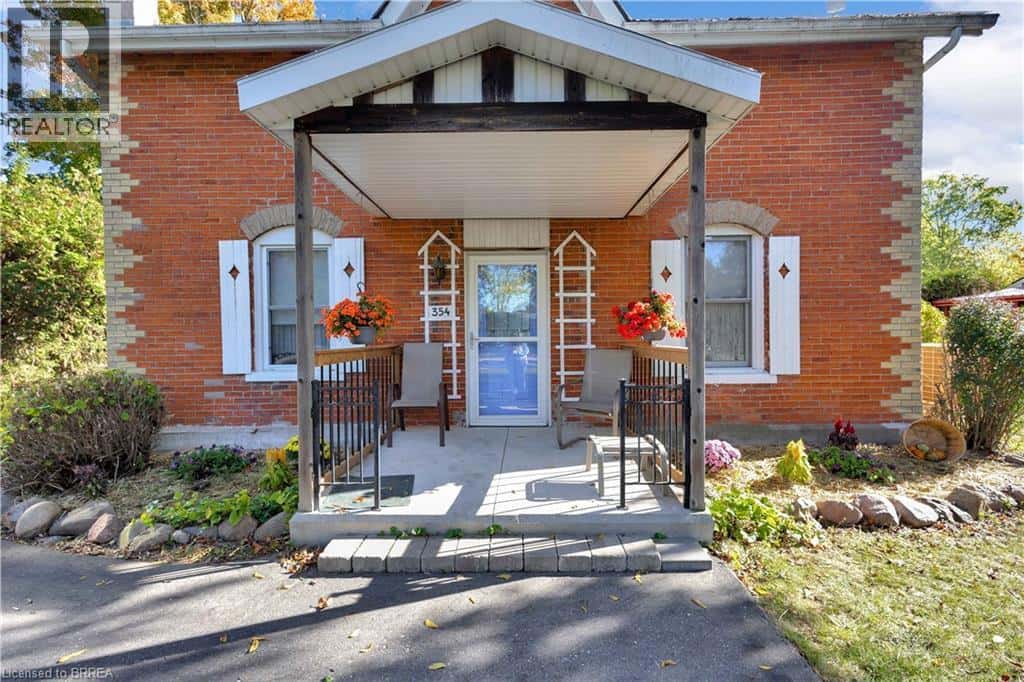 354 MAPLE Avenue S — Burford, Ontario - Photo 2 of 14