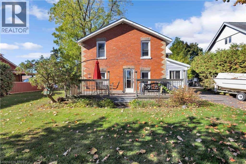 354 MAPLE Avenue S — Burford, Ontario - Photo 3 of 14