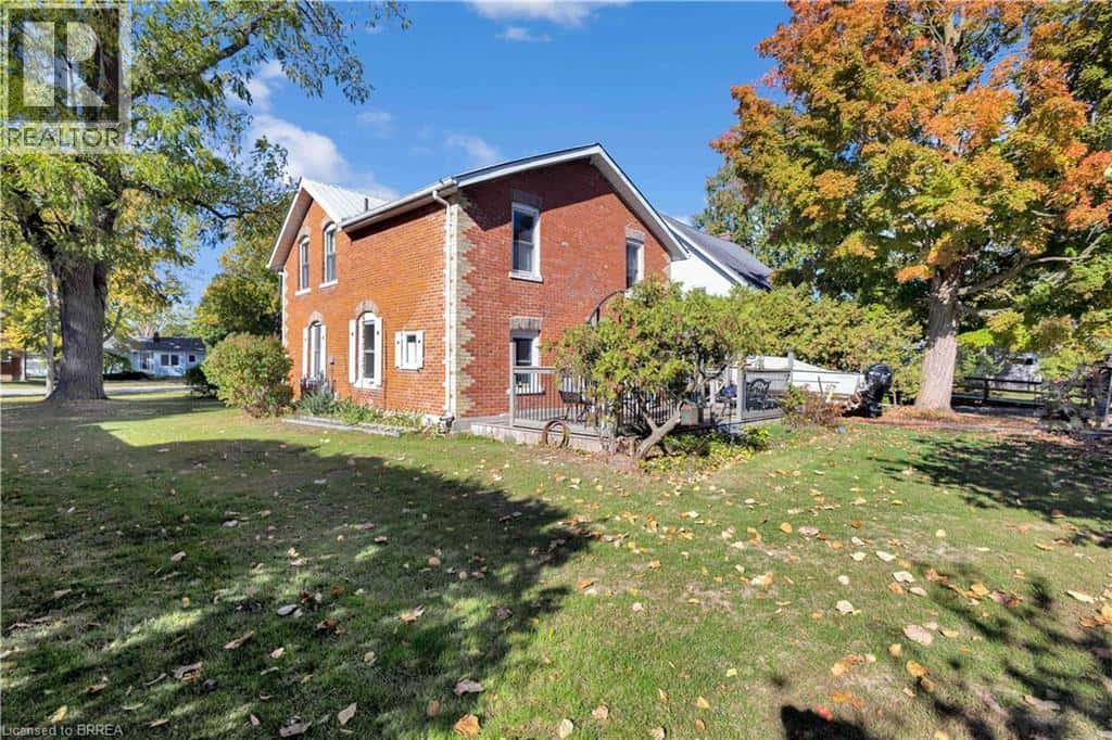 354 MAPLE Avenue S — Burford, Ontario - Photo 4 of 14