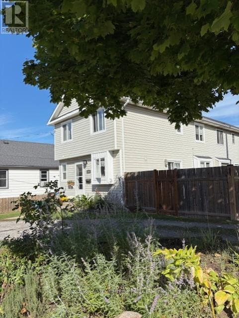 58 MARGERY AVENUE — St. Catharines (Haig), Ontario - Main photo