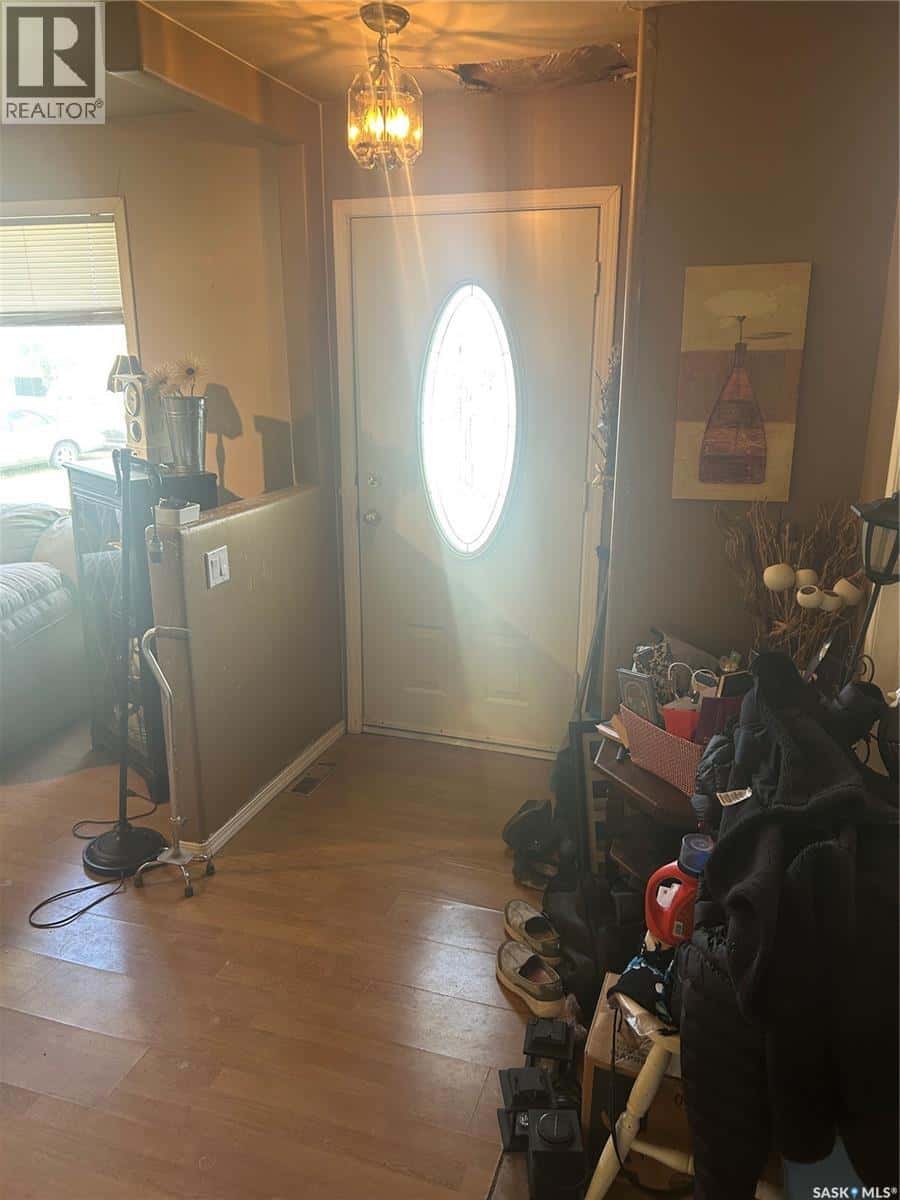 116 Souris STREET — Milestone, Saskatchewan - Photo 5 of 19