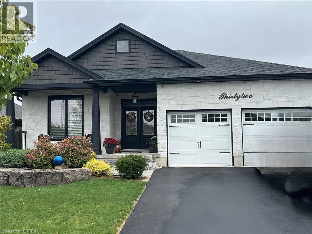 32 PATTEN Drive — St. George, Ontario - Main photo