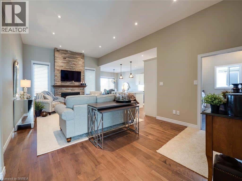 32 PATTEN Drive — St. George, Ontario - Photo 4 of 34