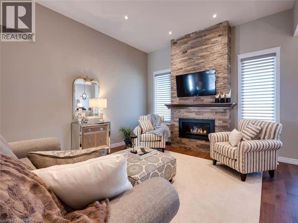 32 PATTEN Drive — St. George, Ontario - Photo 5 of 34