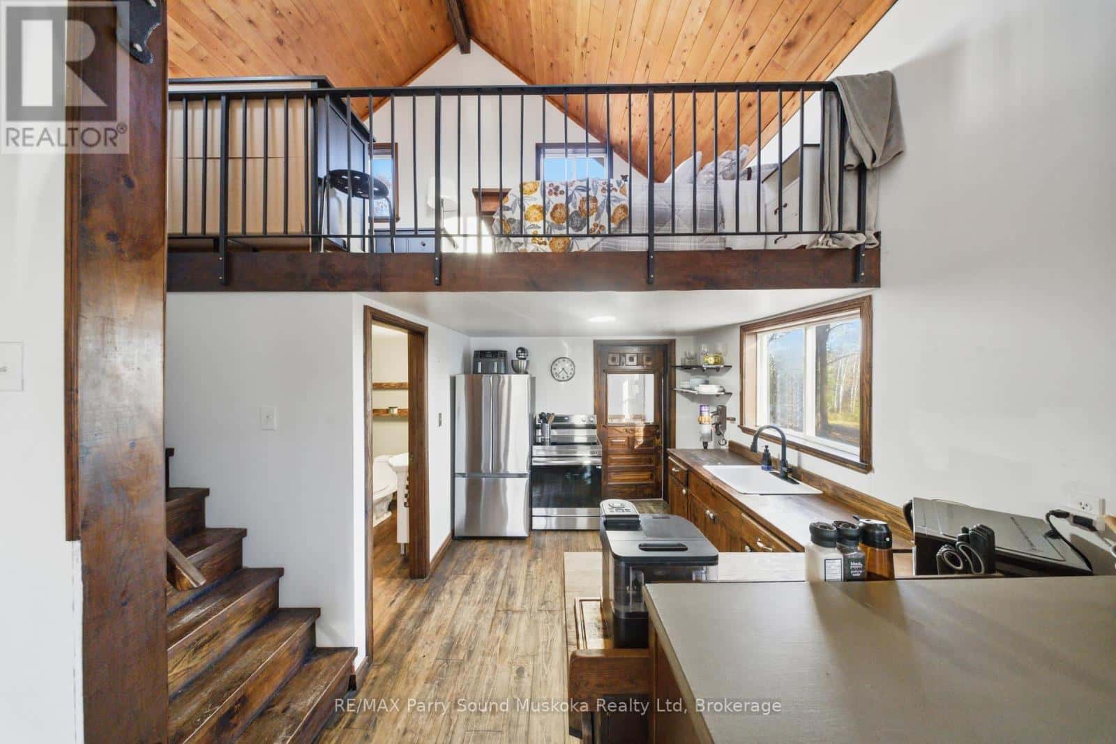 520 CENTRE ROAD — McKellar, Ontario - Photo 5 of 28