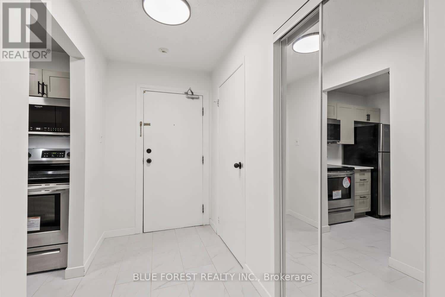 223 - 725 DEVERON CRESCENT — London South (South T), Ontario - Photo 4 of 34