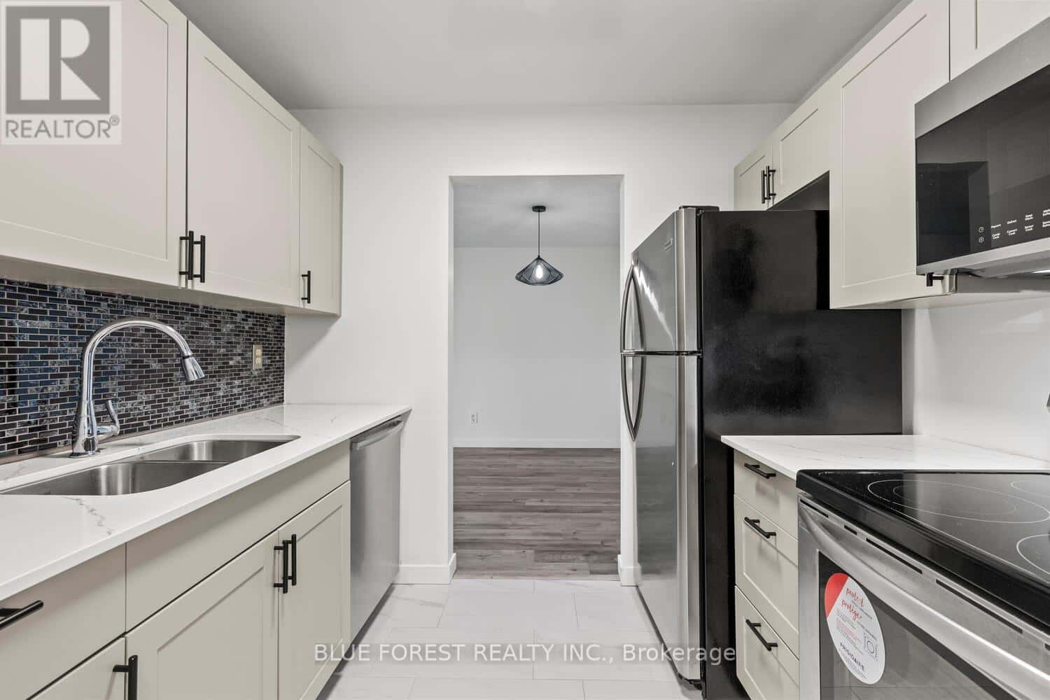 223 - 725 DEVERON CRESCENT — London South (South T), Ontario - Photo 5 of 34